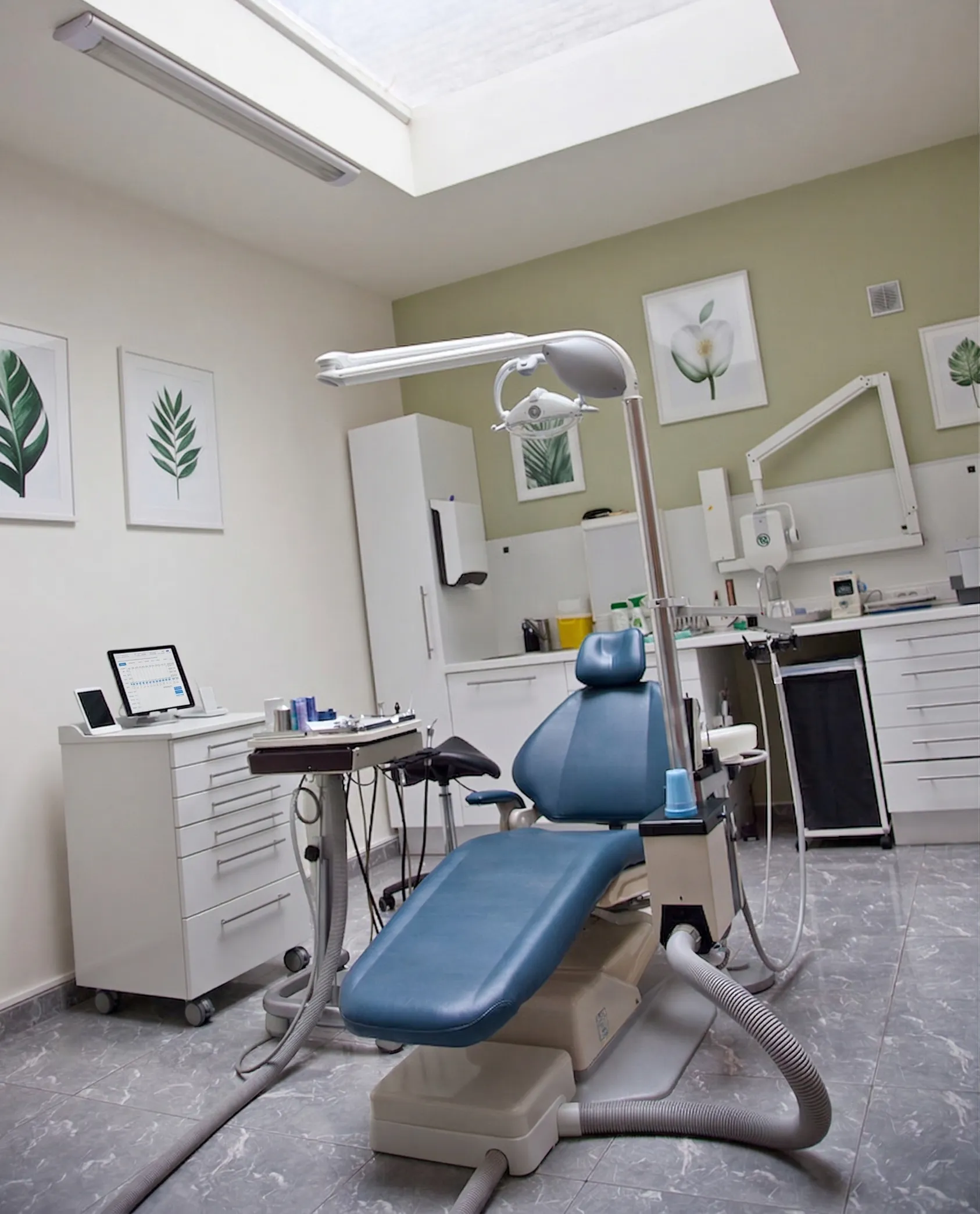 Façade du cabinet dentaire DentiPlus à Bruxelles